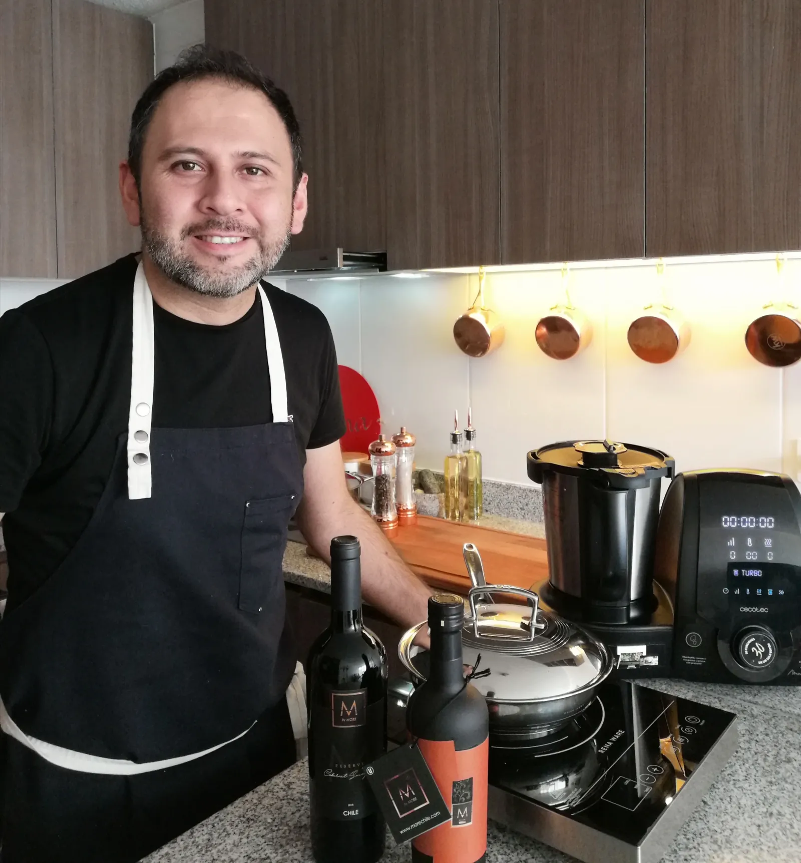 Chef Cristián Urrutia con productos aliados
